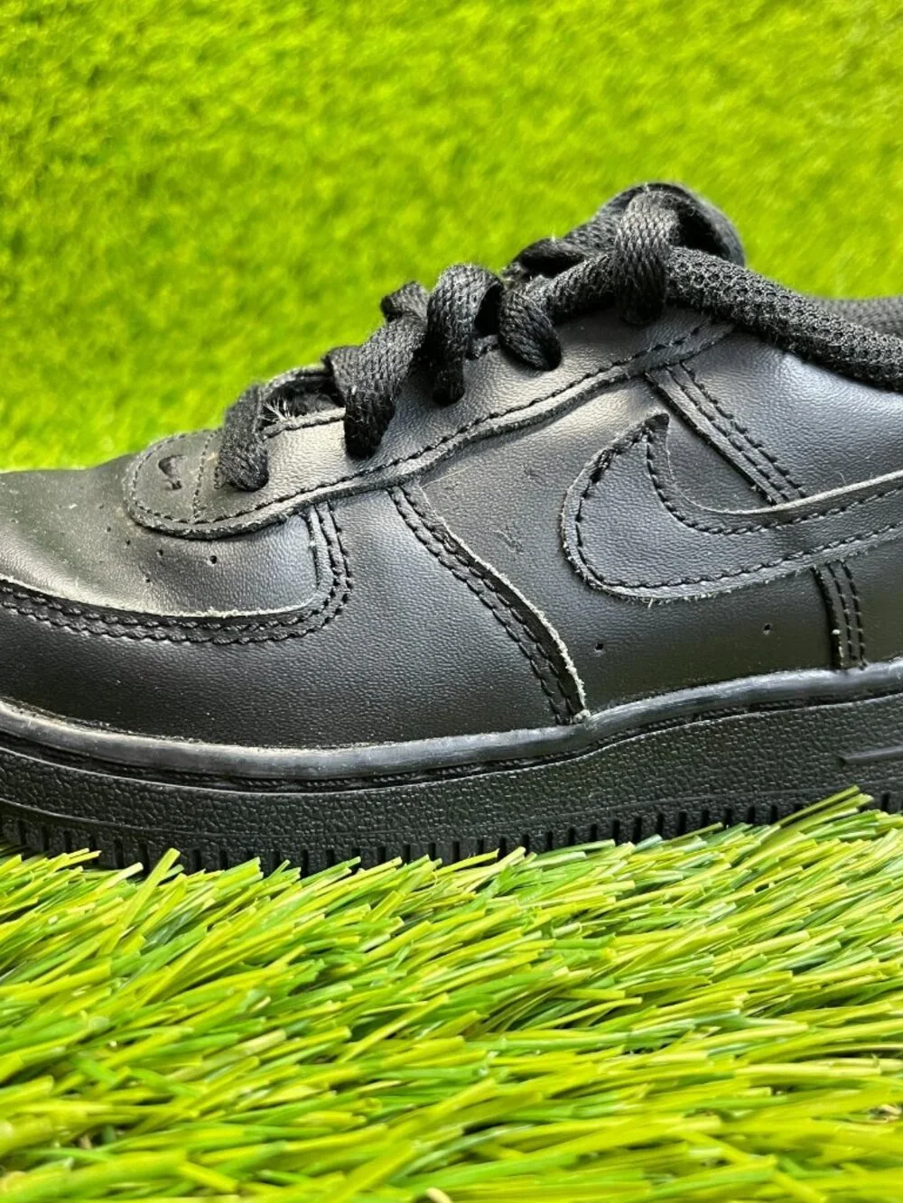 Nike Air Force 1 Low Boys Size 10C Black Athletic Walking Leather Shoes Sneakers